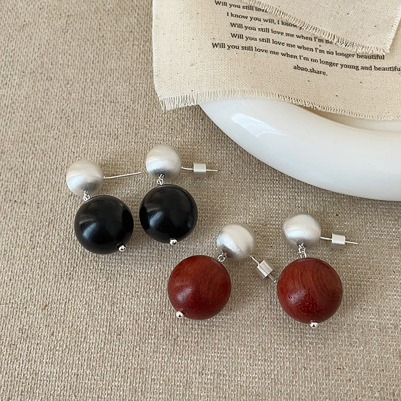 Light Luxury Wood Spherical Earrings