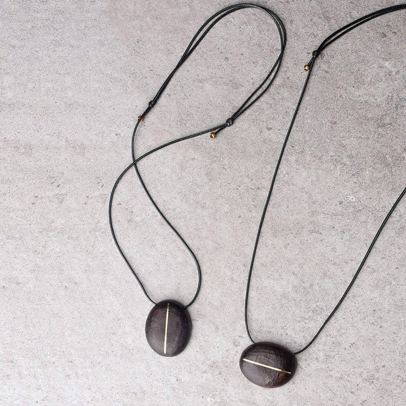 Minimalist Oval Ebony