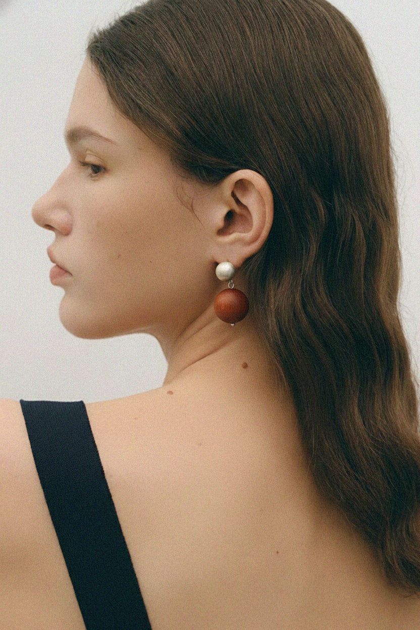 Light Luxury Wood Spherical Earrings