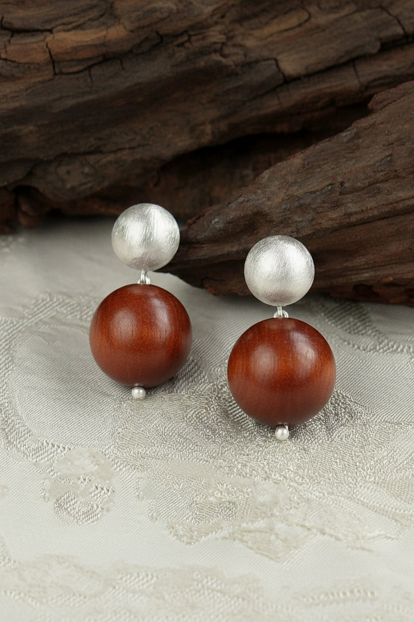 Light Luxury Wood Spherical Earrings