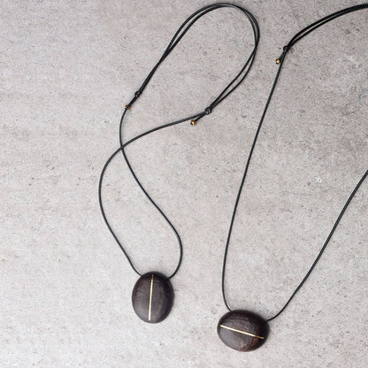 Minimalist Oval Ebony