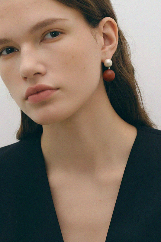 Light Luxury Wood Spherical Earrings