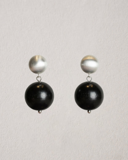 Light Luxury Wood Spherical Earrings