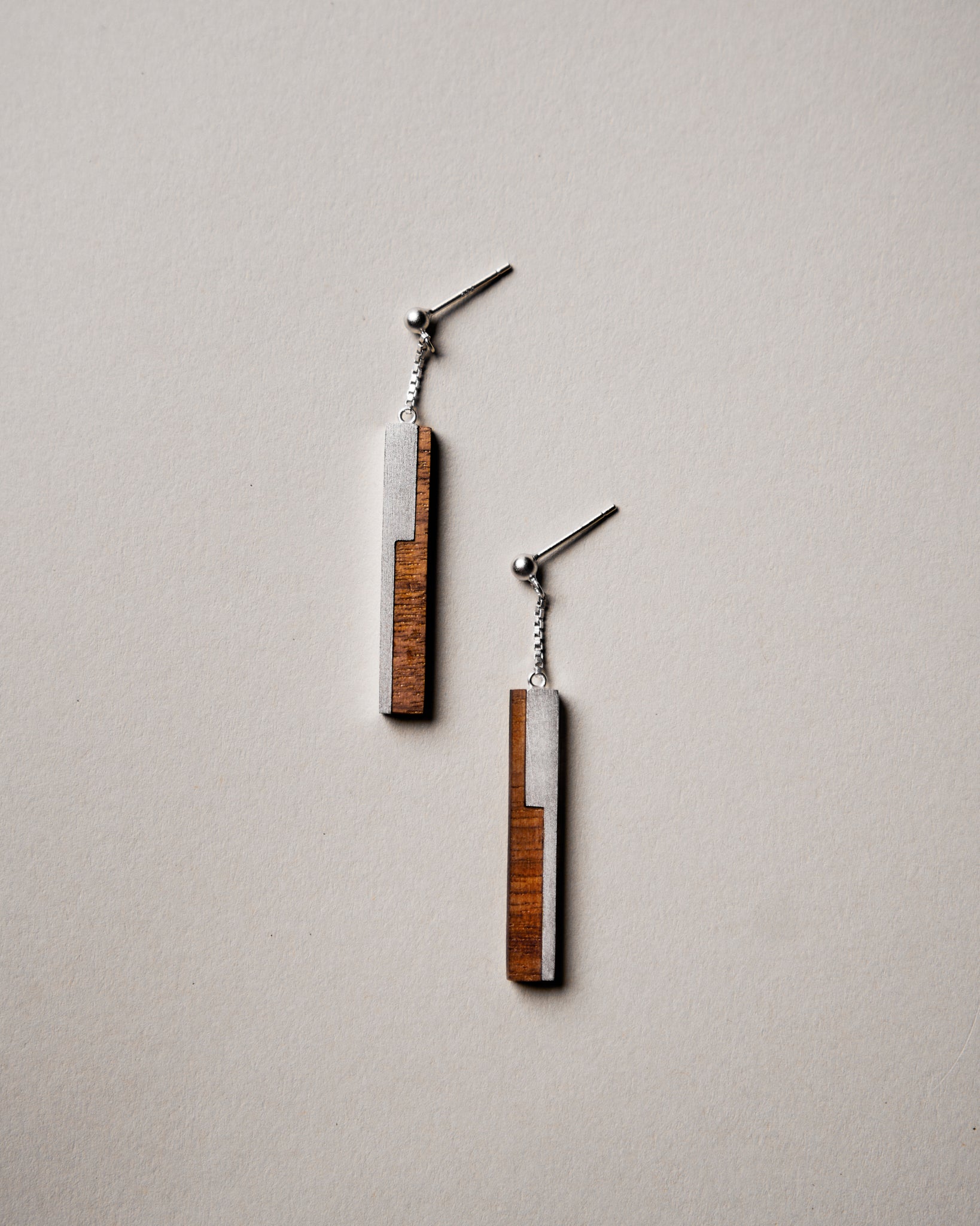 Dovetail Motion Earrings