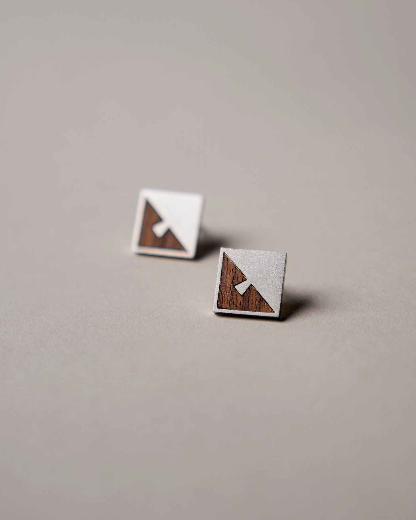 Dovetail Geometry Studs